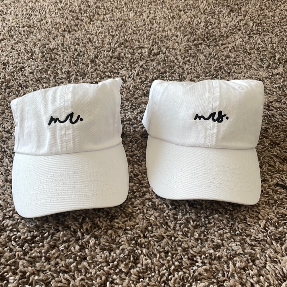 Mr & Mrs. matching hats for your wedding or honeymoon!
